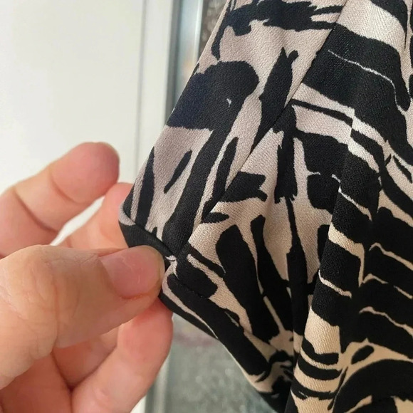 Vintage BCBG Paris• 90s blouse - Picture 3 of 6